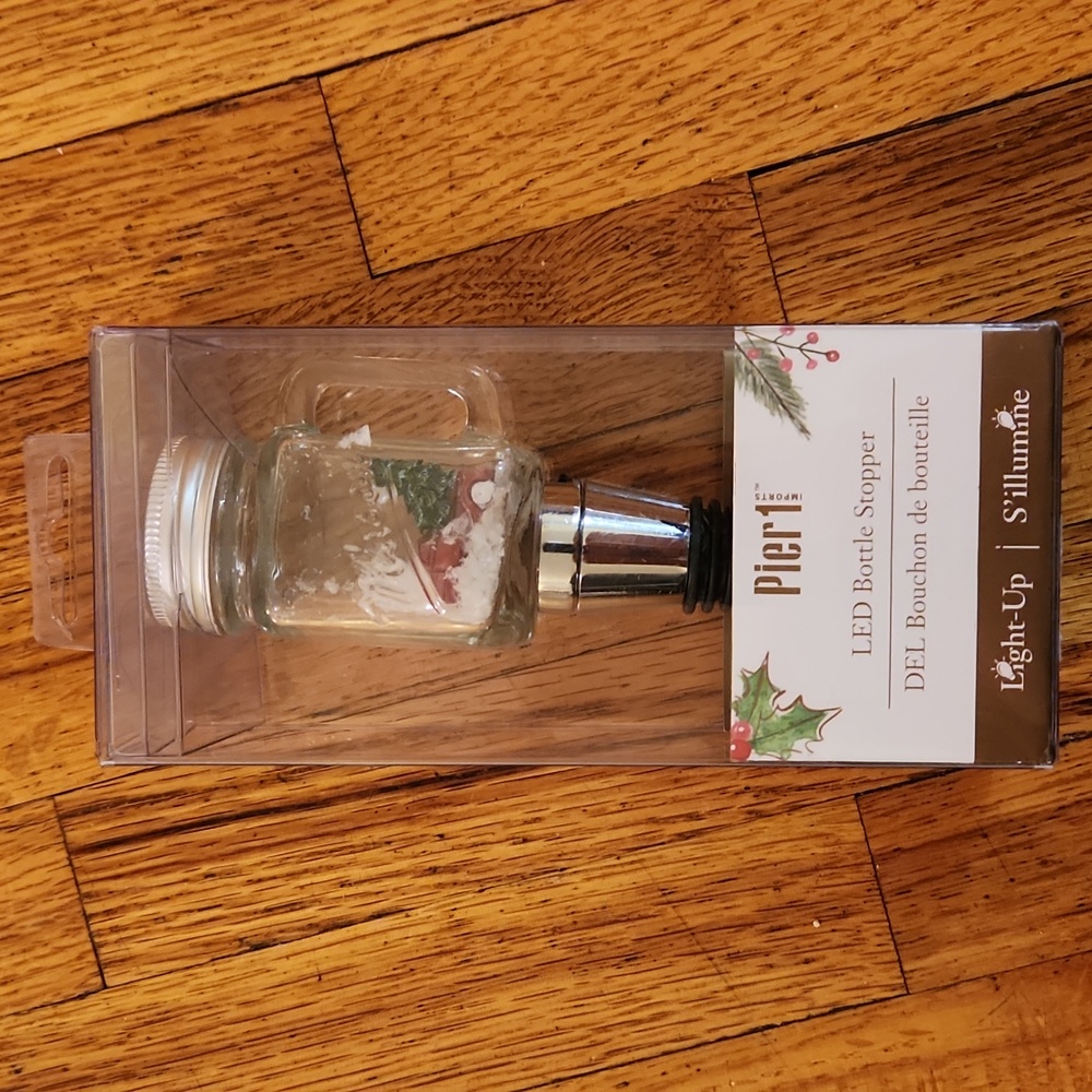 Pier 1 LED Bottle Stopper - Mason jar with truck and Christmas tree